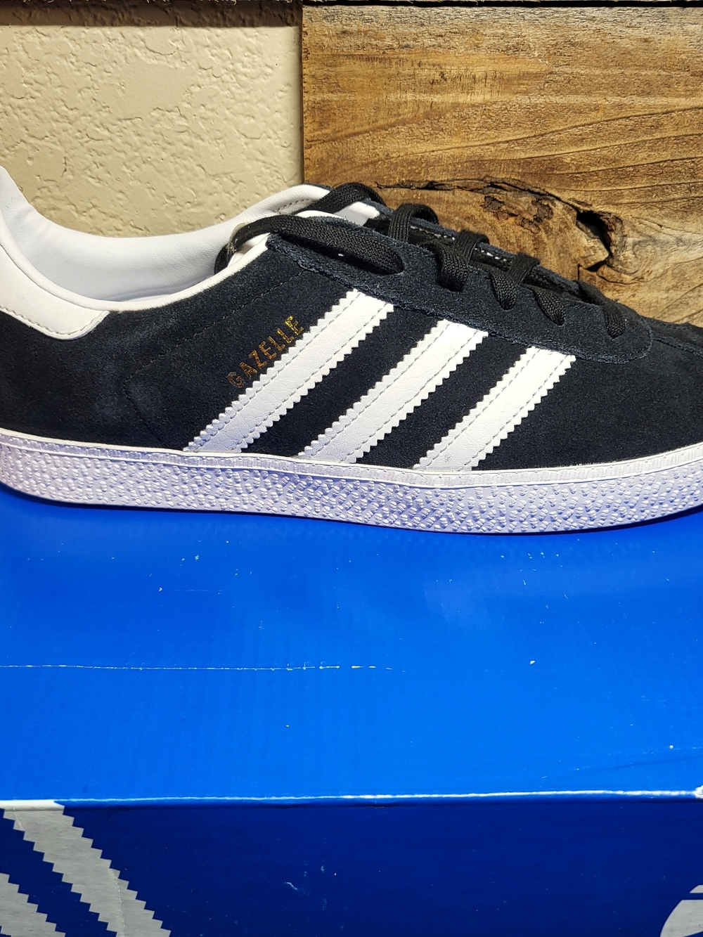 *NEW* Adidas Gazelle J Black/White Suede Size 5.5Y Women’s 6.5